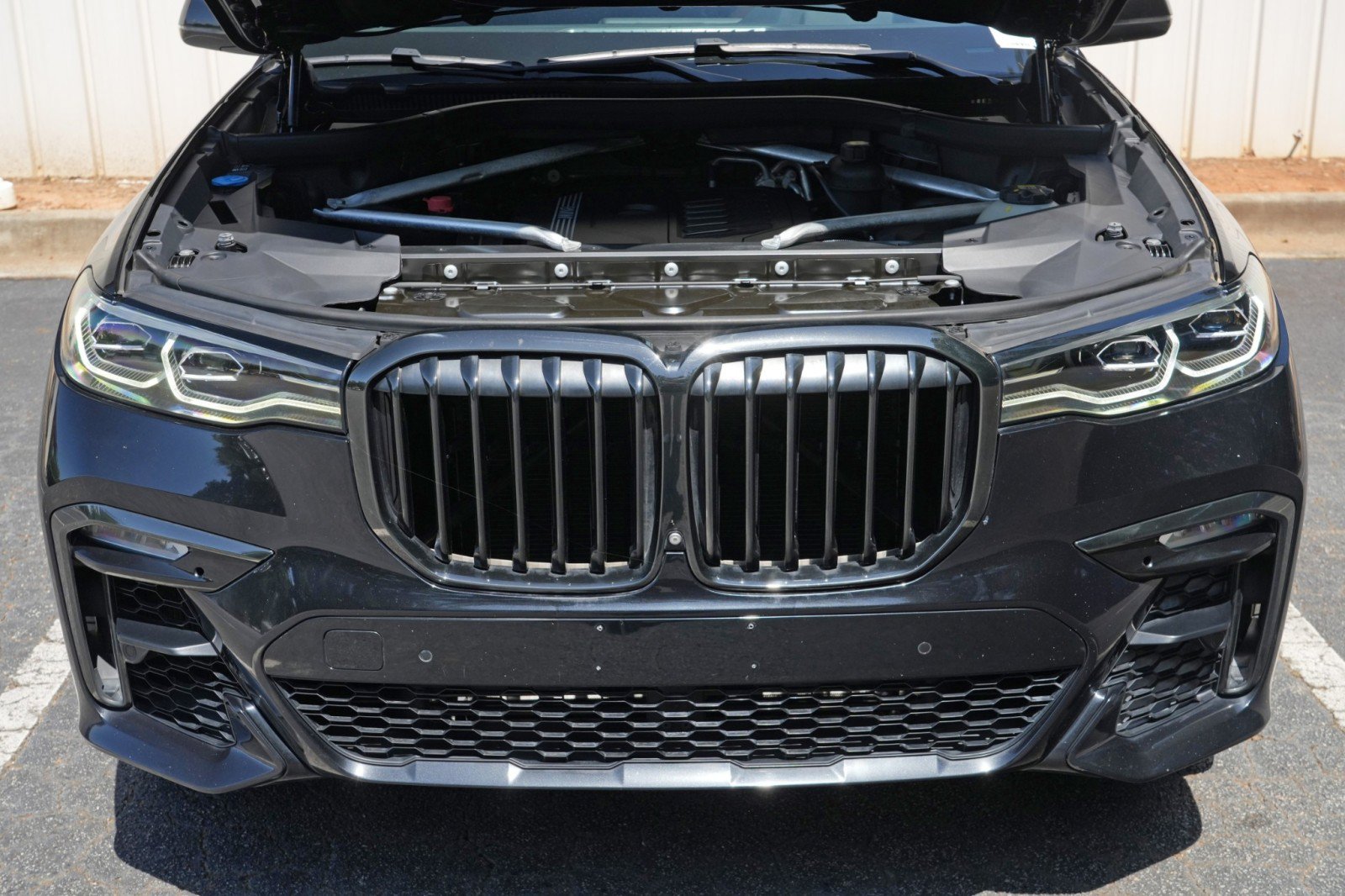 Used 2020 BMW X7 xDrive40i w/ M Sport Package AWD/4WD image 8