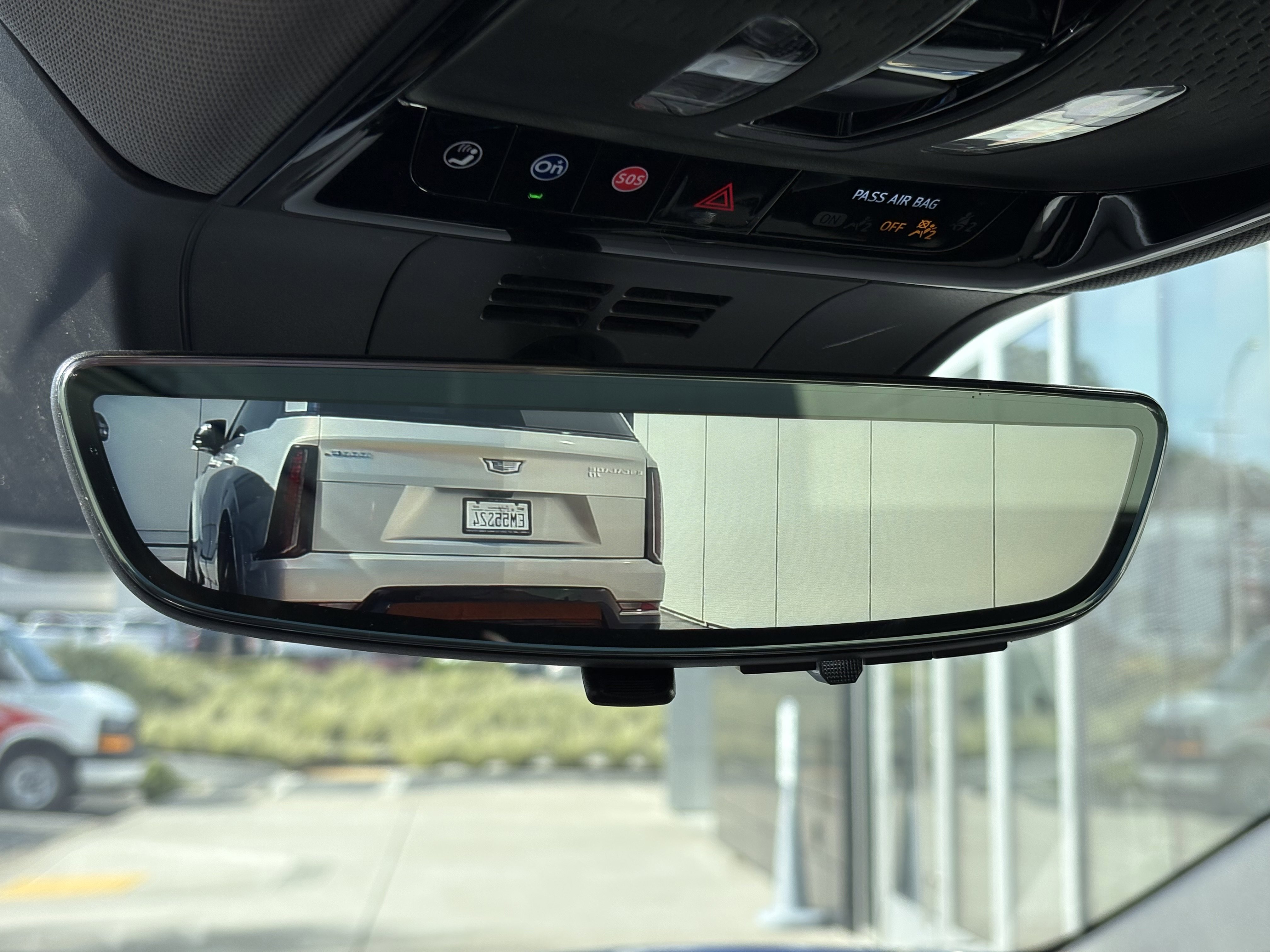 New 2025 Cadillac Optiq Luxury 1 image 32