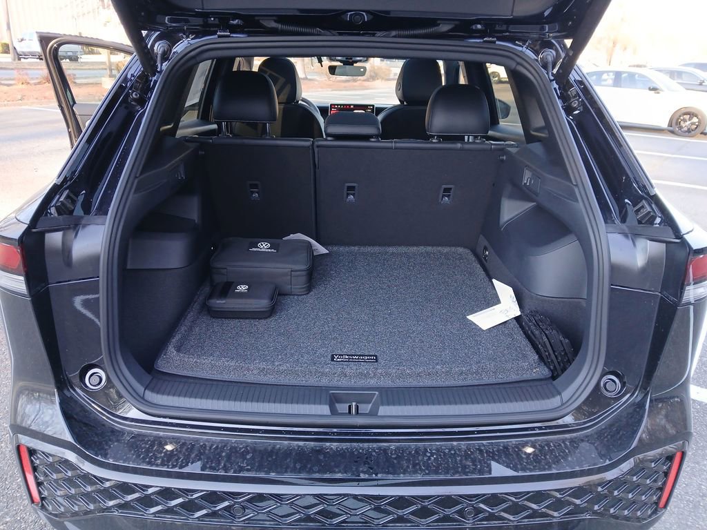 New 2026 Volkswagen Tiguan SE R-Line image 22