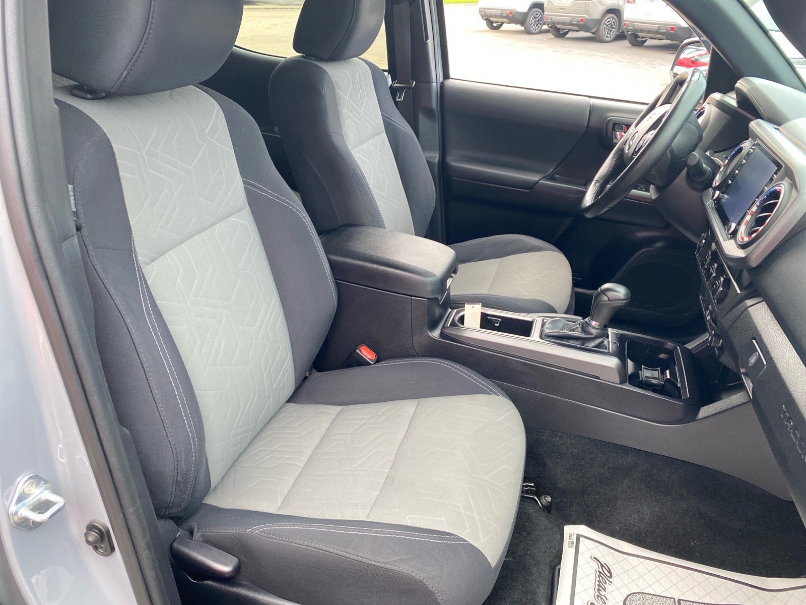 Used 2021 Toyota Tacoma TRD Sport AWD/4WD image 29