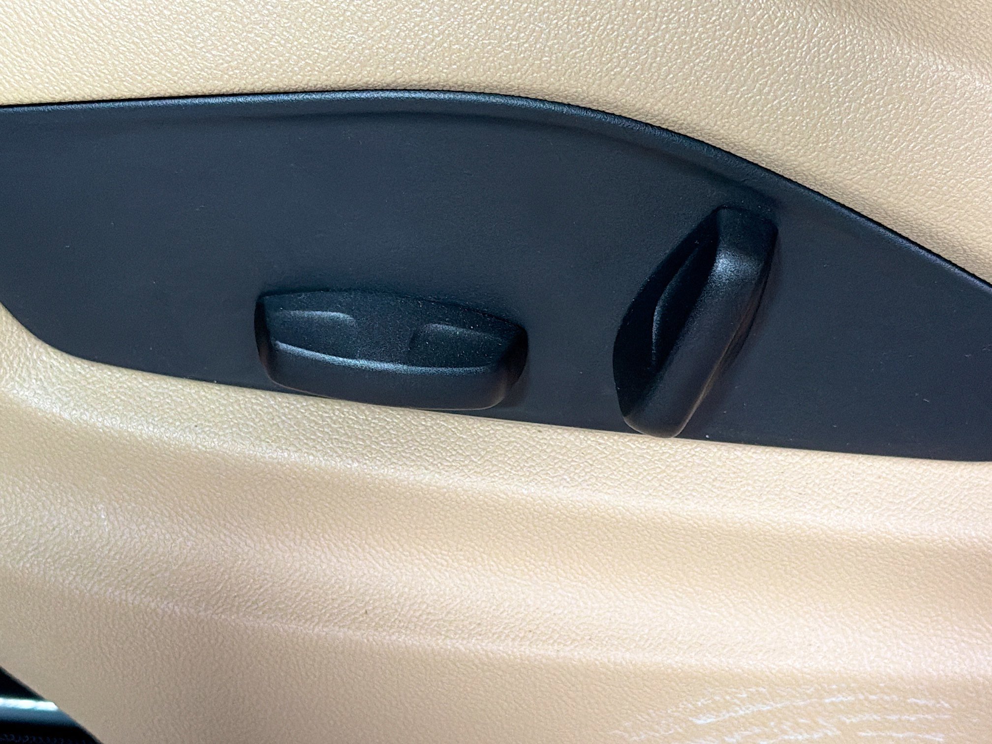 Certified 2023 Porsche Cayenne AWD/4WD image 25