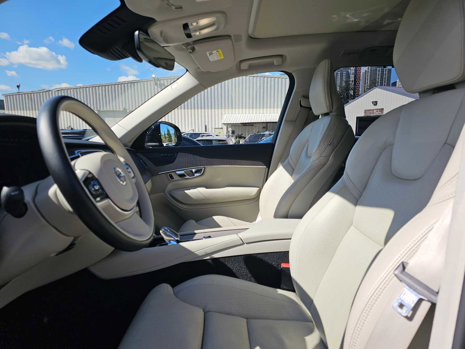 Certified 2023 Volvo XC90 B6 Ultimate w/ Protection Package Premier image 23