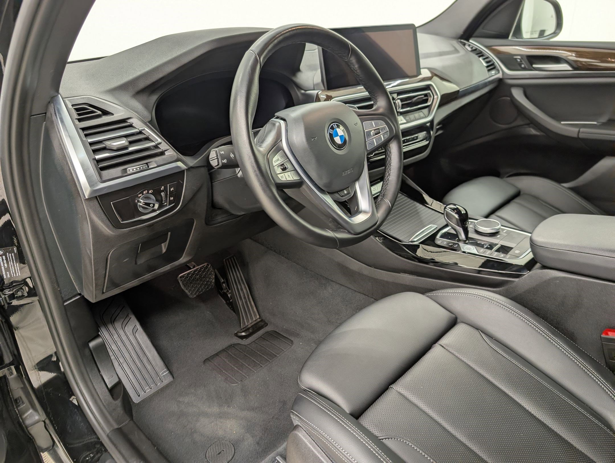 Certified 2023 BMW X3 xDrive30i w/ Premium Package image 4