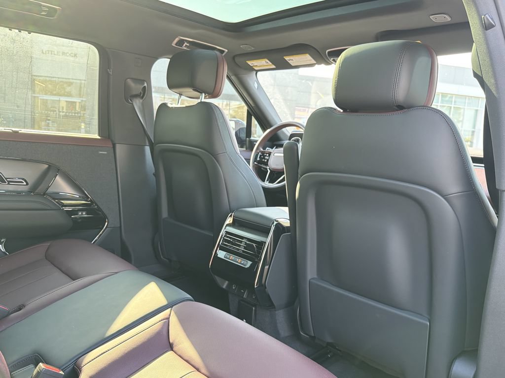 Used 2025 Land Rover Range Rover Sport Dynamic SE AWD/4WD image 13