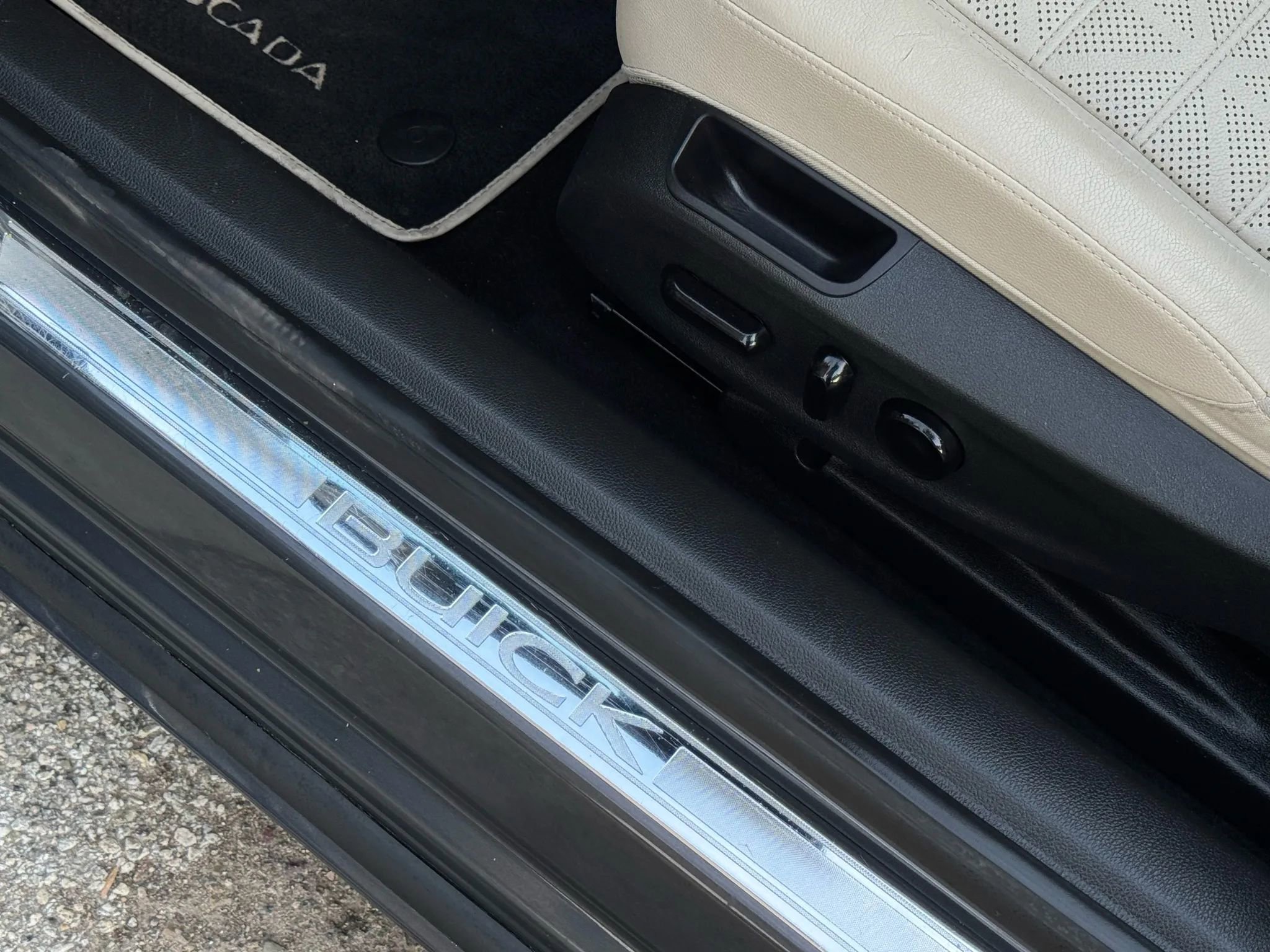 Used 2016 Buick Cascada Premium image 36