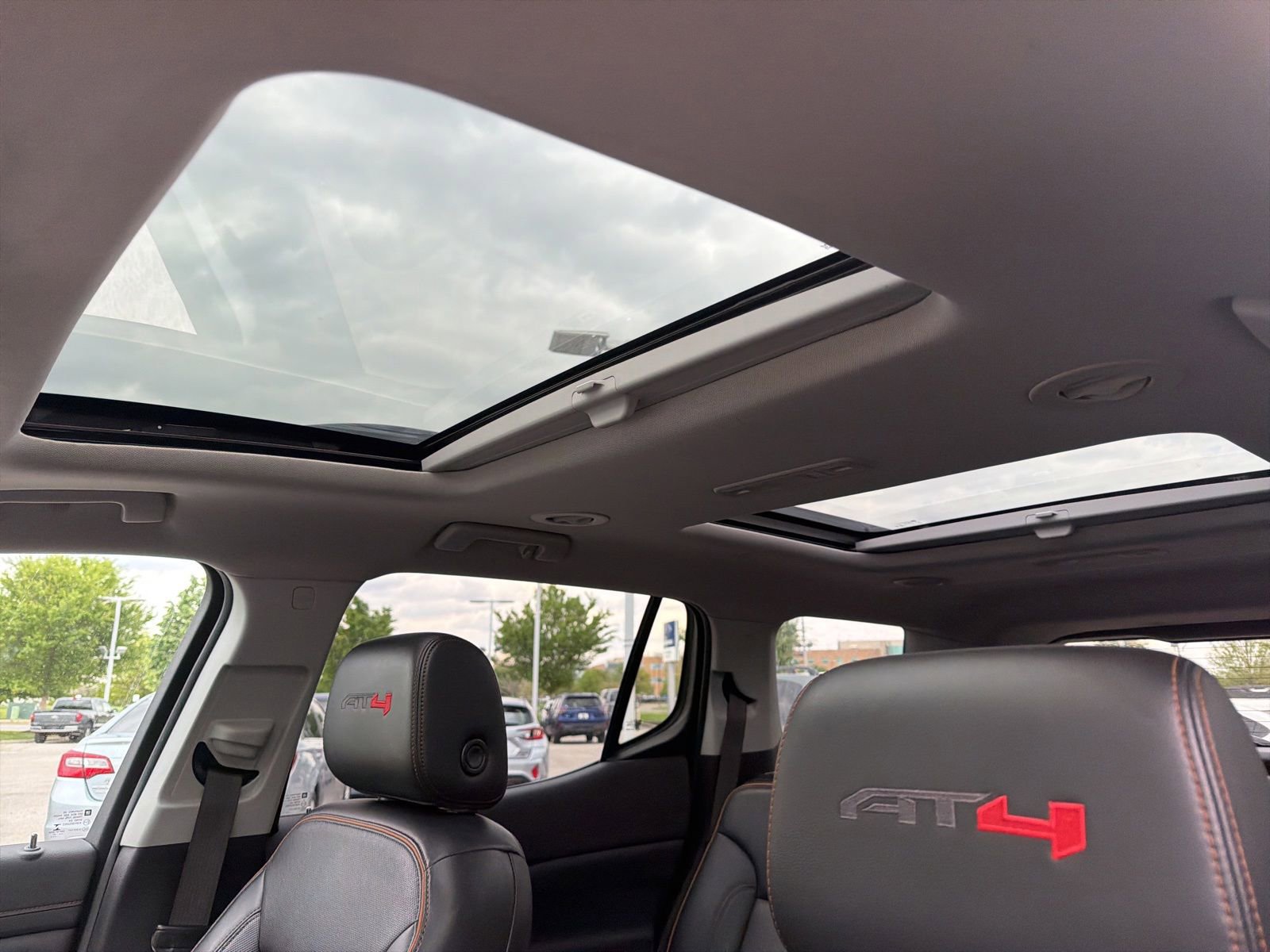 Used 2021 GMC Acadia AT4 w/ Preferred Package AWD/4WD image 24