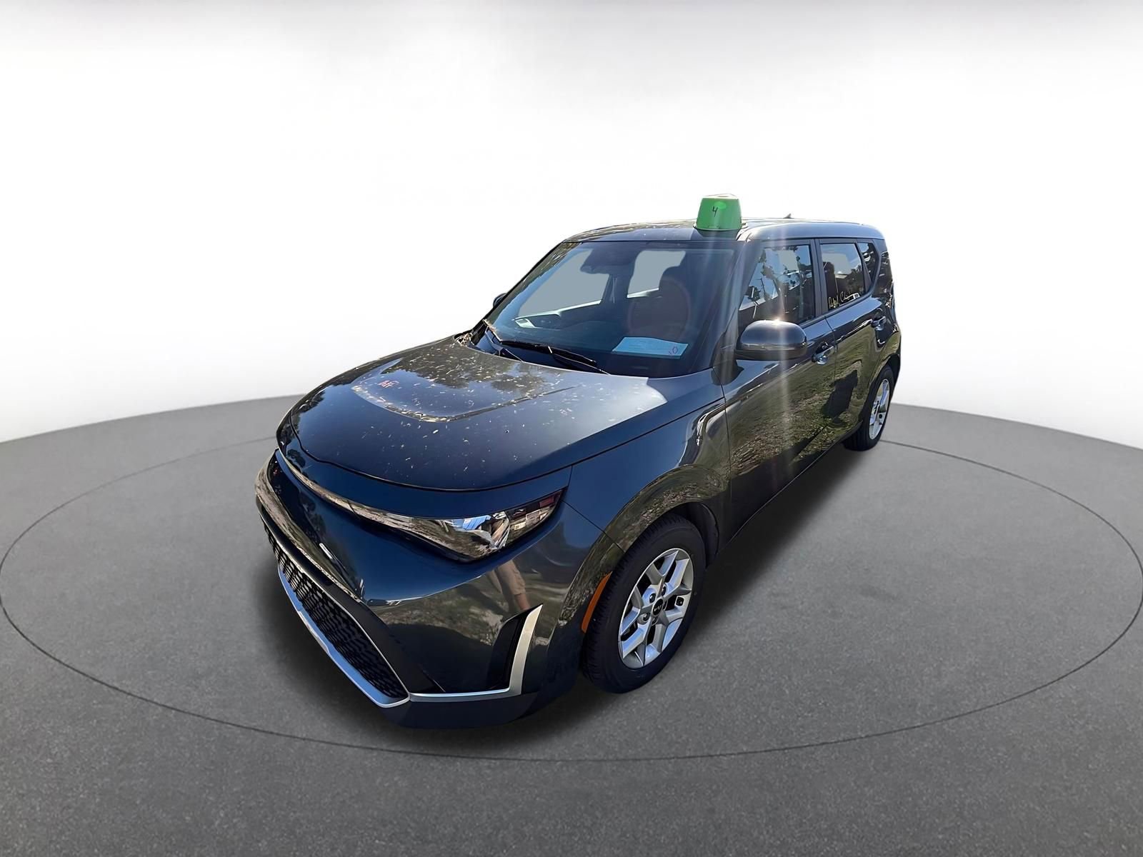 Used 2025 Kia Soul LX w/ LX Technology Package image 3