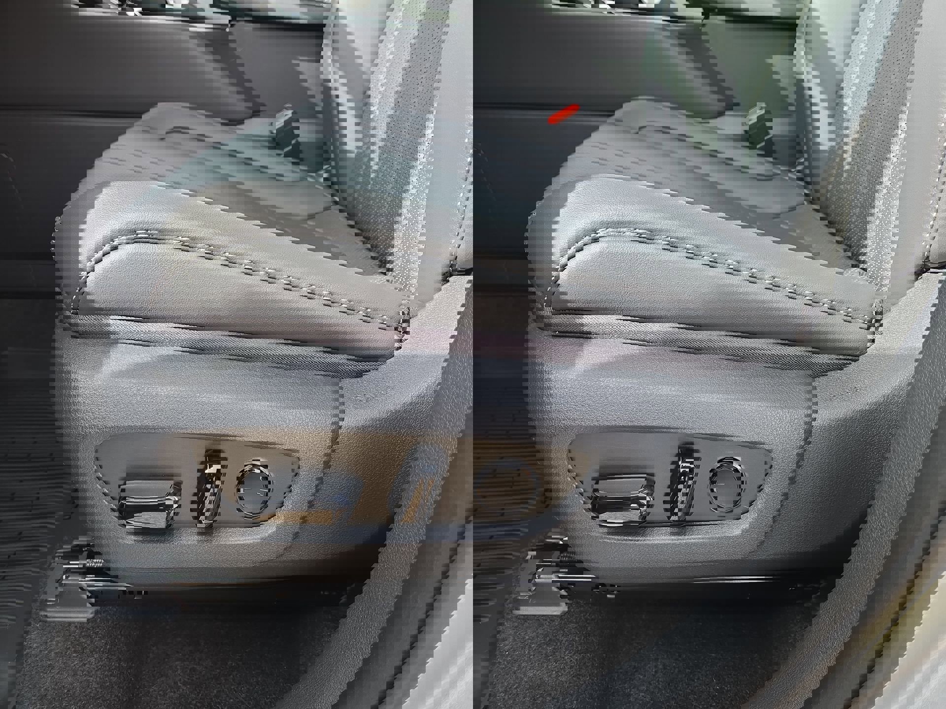 Certified 2026 Lexus TX 500h AWD w/ Technology Package image 17