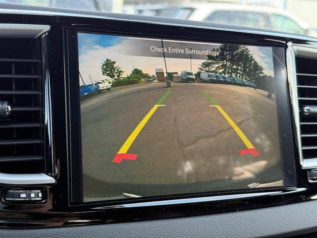 Used 2025 Chrysler Voyager LX FWD image 9