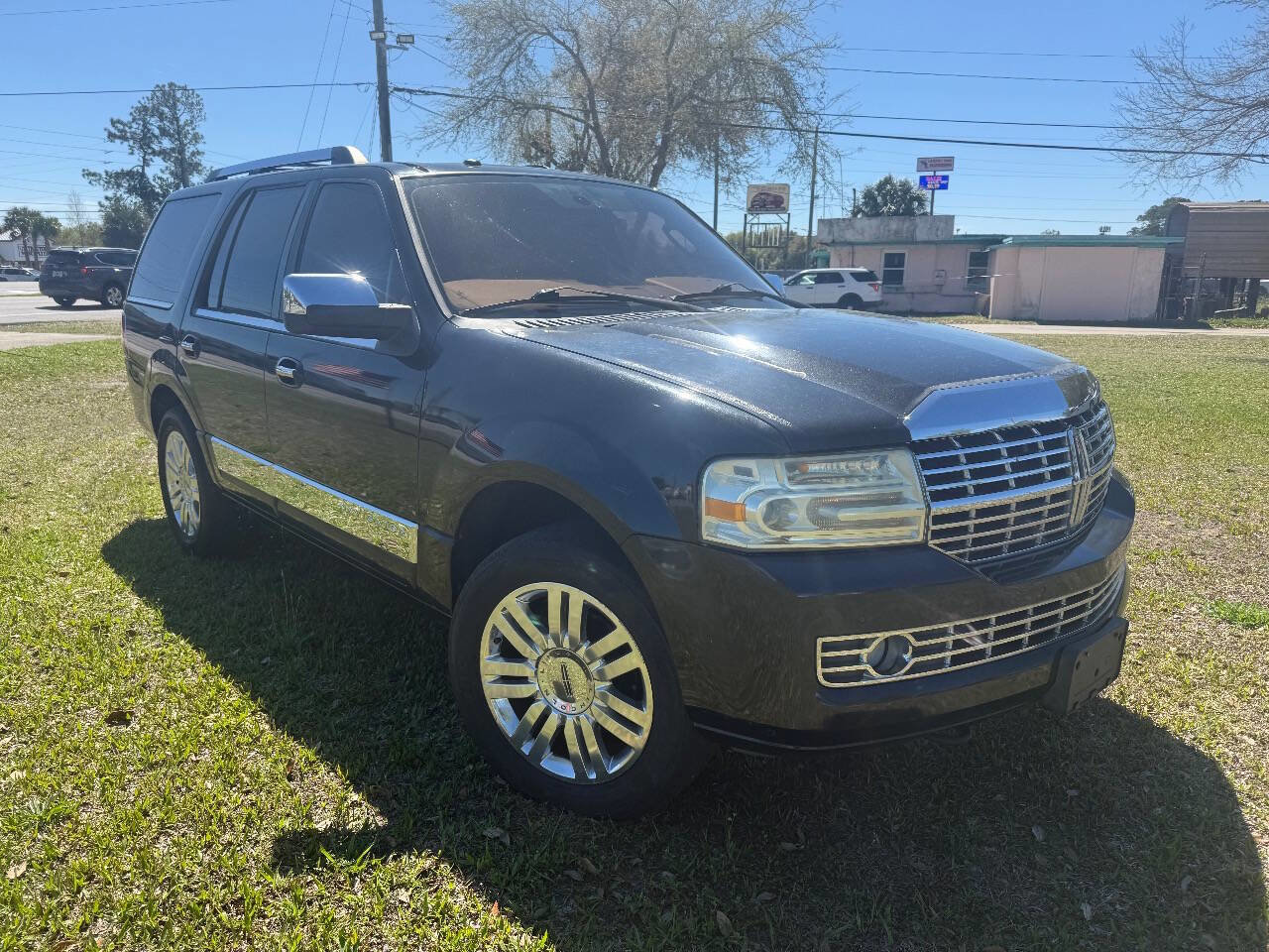 Used 2012 Lincoln Navigator Base 4x2 4dr SUV image 2