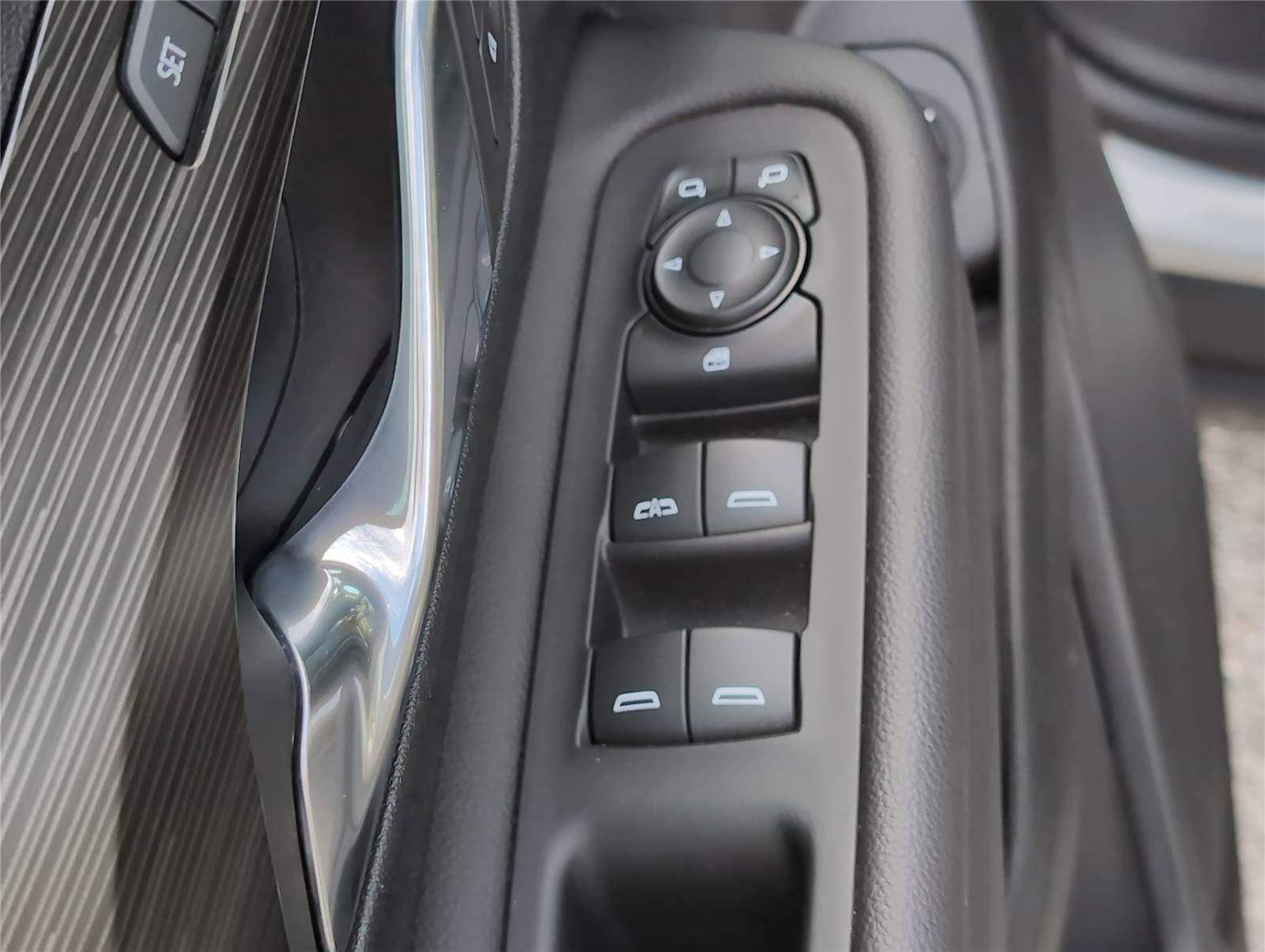 Used 2021 GMC Terrain SLT image 12