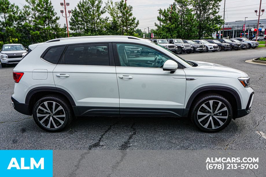 Used 2024 Volkswagen Taos SE FWD image 8