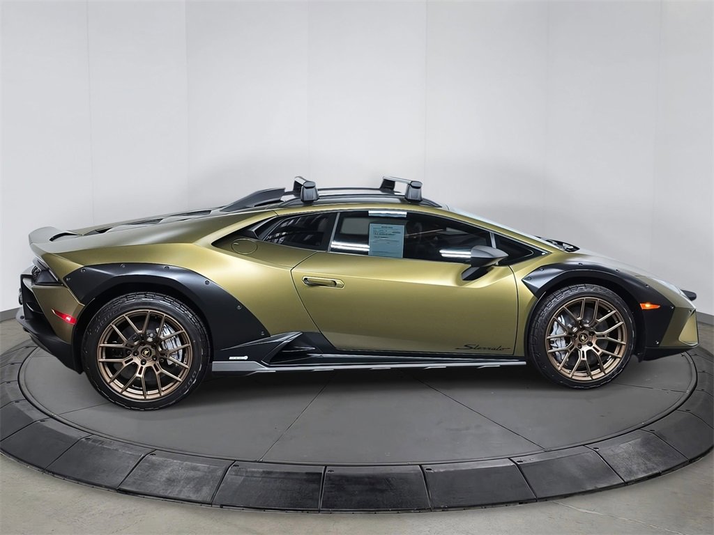 Used 2024 Lamborghini Huracan Sterrato image 8