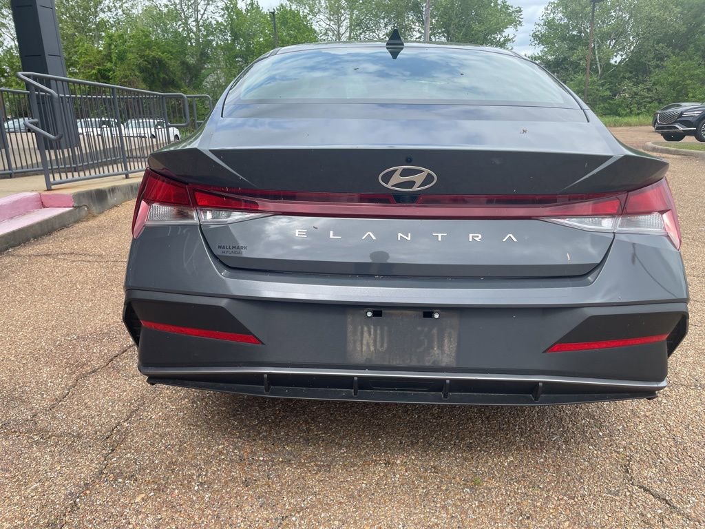 Used 2024 Hyundai Elantra SEL image 6