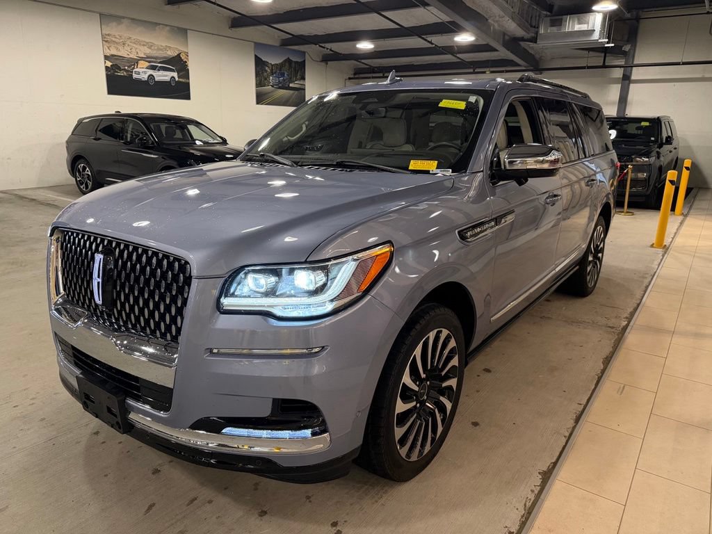 Used 2022 Lincoln Navigator L Black Label AWD/4WD image 12