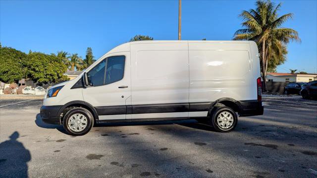Used 2023 Ford E-Transit Medium Roof RWD image 3
