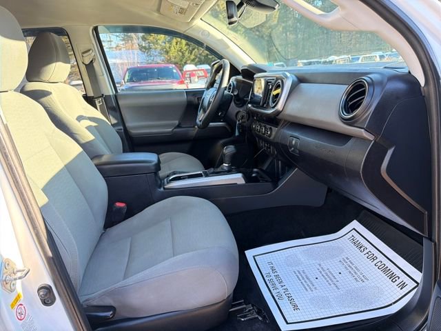 Used 2018 Toyota Tacoma SR5 AWD/4WD image 30