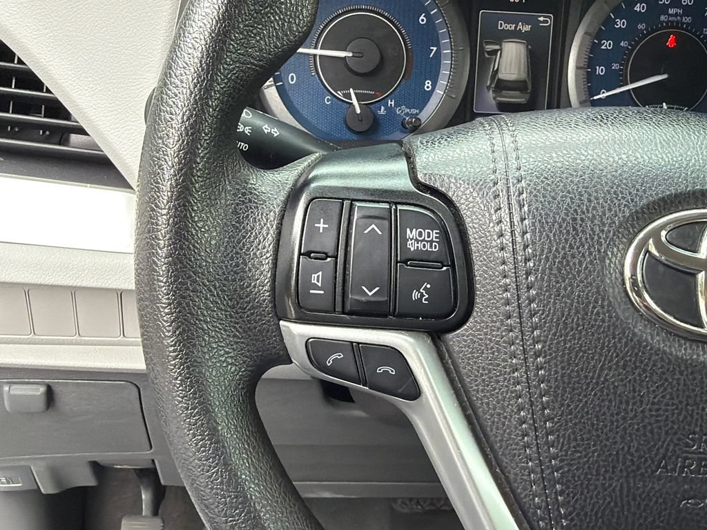 Used 2020 Toyota Sienna LE FWD image 24