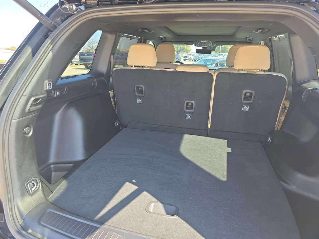 Used 2023 Jeep Grand Cherokee Limited w/ Luxury Tech Group II image 19