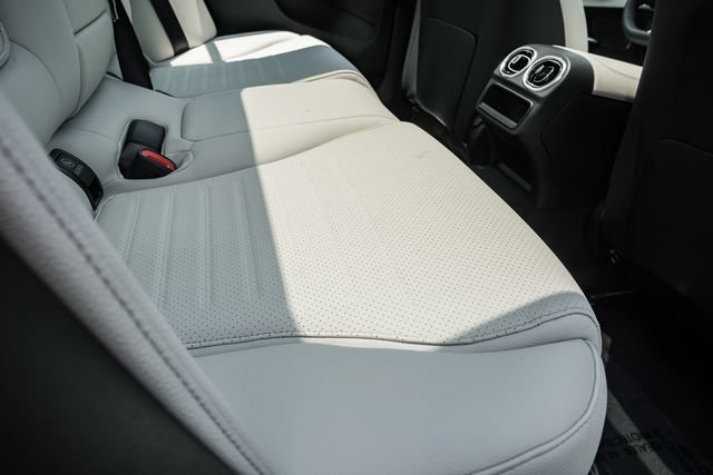 New 2026 Mercedes-Benz C 300 4MATIC Sedan image 31