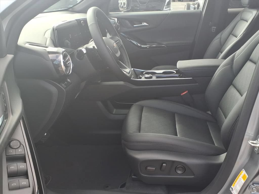 New 2027 Chevrolet Equinox LT w/ Convenience Package II FWD image 16