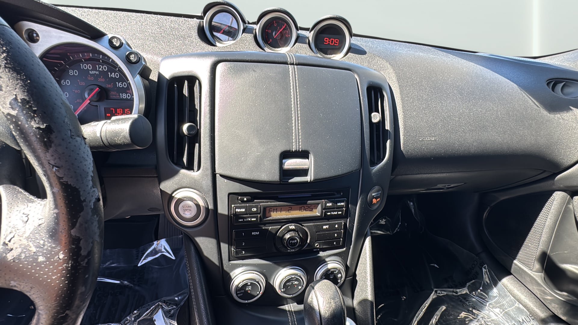 Used 2013 Nissan 370Z Coupe RWD image 15