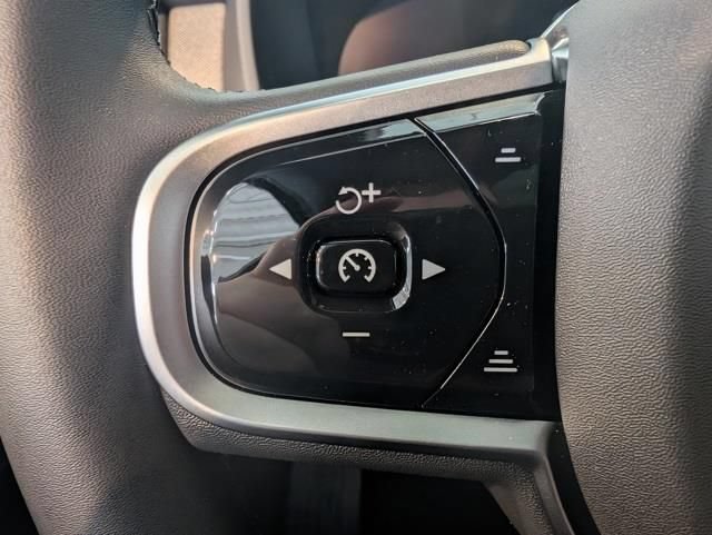 New 2026 Volvo XC90 B5 Core AWD/4WD image 17