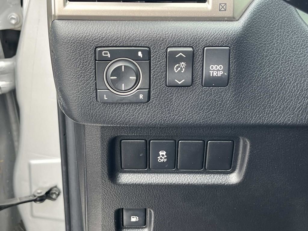 Used 2015 Lexus GX 460 460 w/ Navigation Package image 30