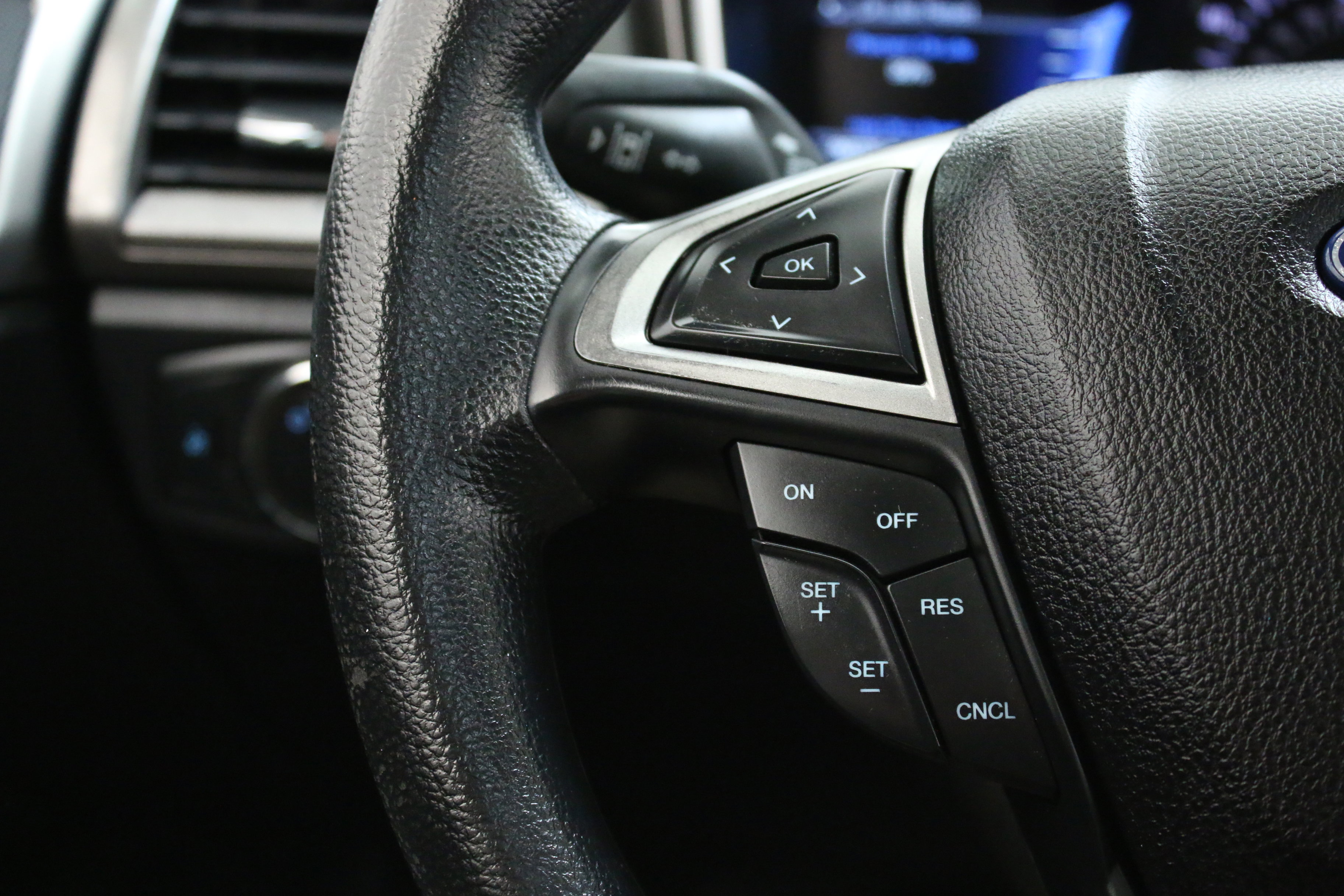 Used 2020 Ford Fusion SE image 15