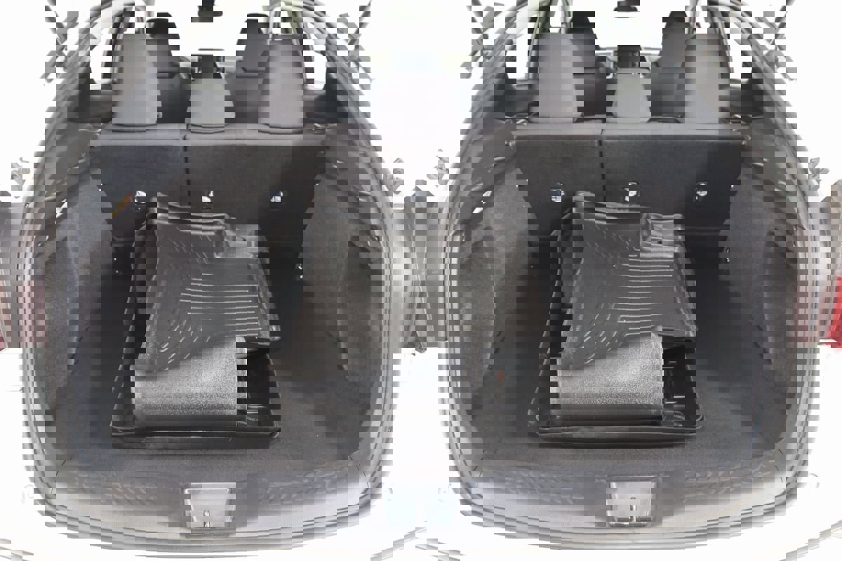 Used 2021 Toyota C-HR LE image 49