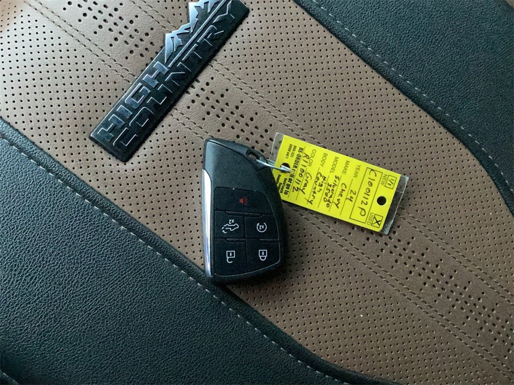 Used 2024 Chevrolet Silverado 3500 High Country w/ Technology Package image 29