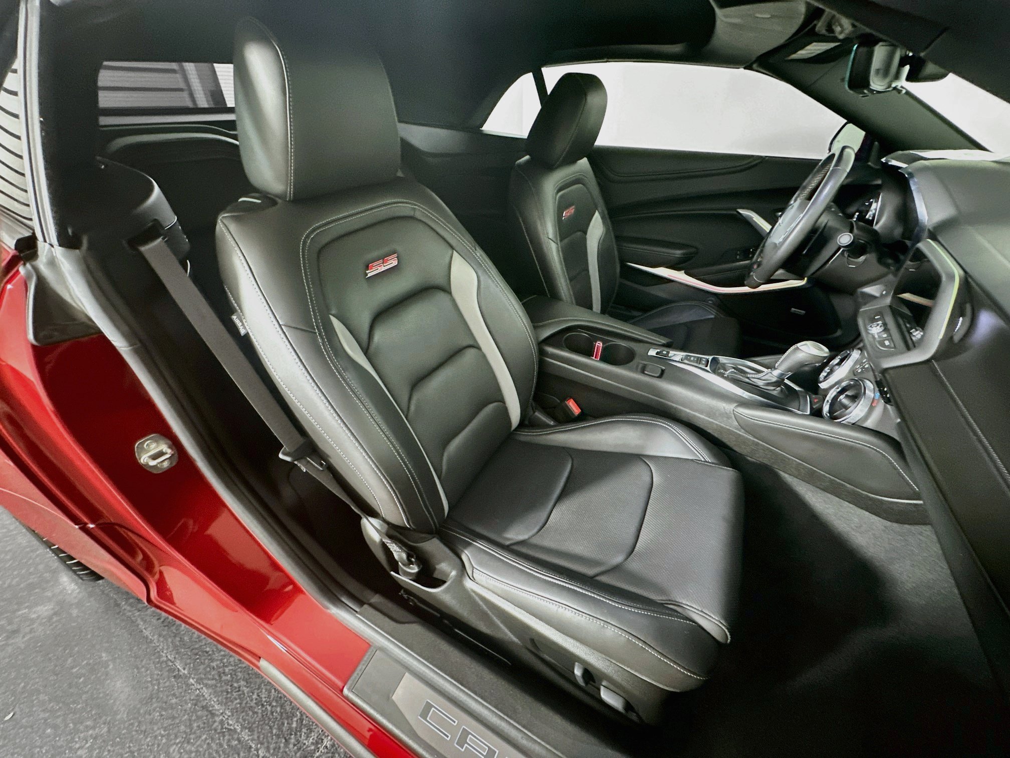 Used 2022 Chevrolet Camaro SS RWD image 27