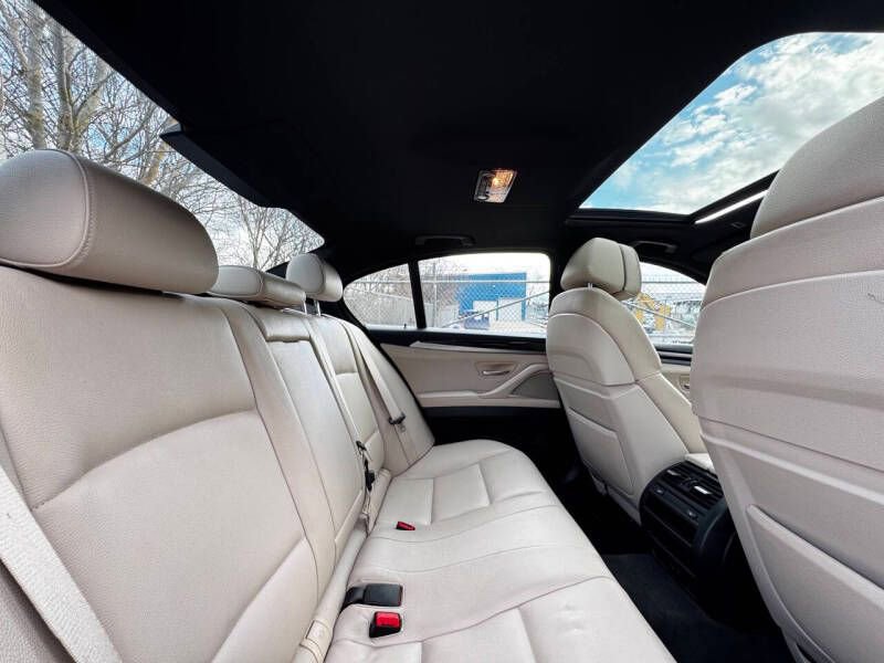 Used 2012 BMW 535i xDrive Sedan image 15