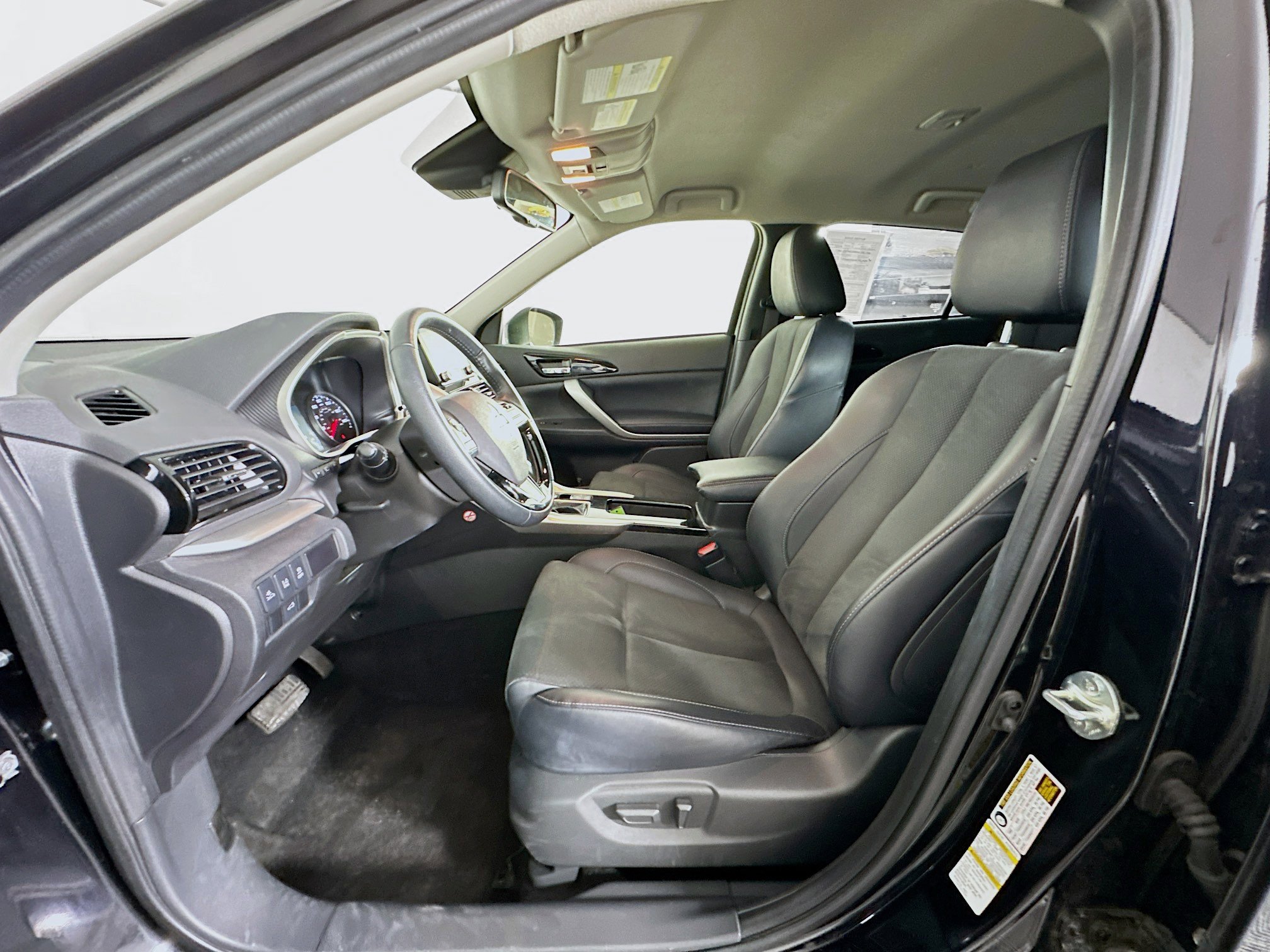 Used 2025 Mitsubishi Eclipse Cross SE AWD/4WD image 13