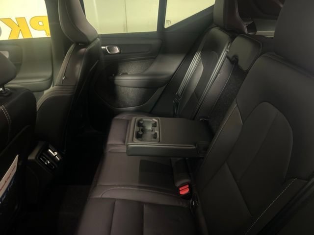 Used 2025 Volvo XC40 B5 Plus AWD/4WD image 37