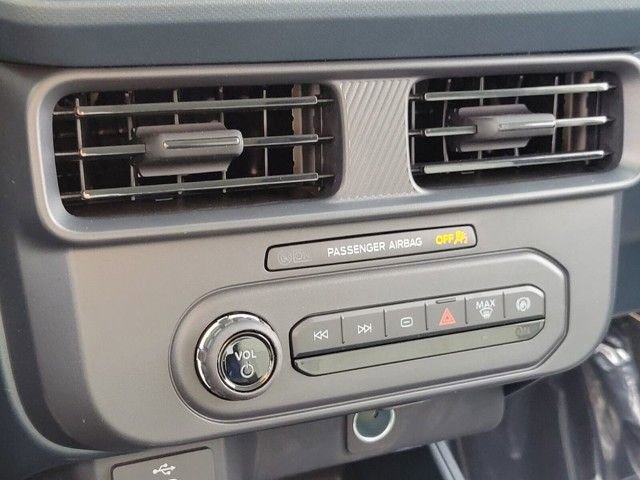 New 2026 Ford Maverick XL image 18