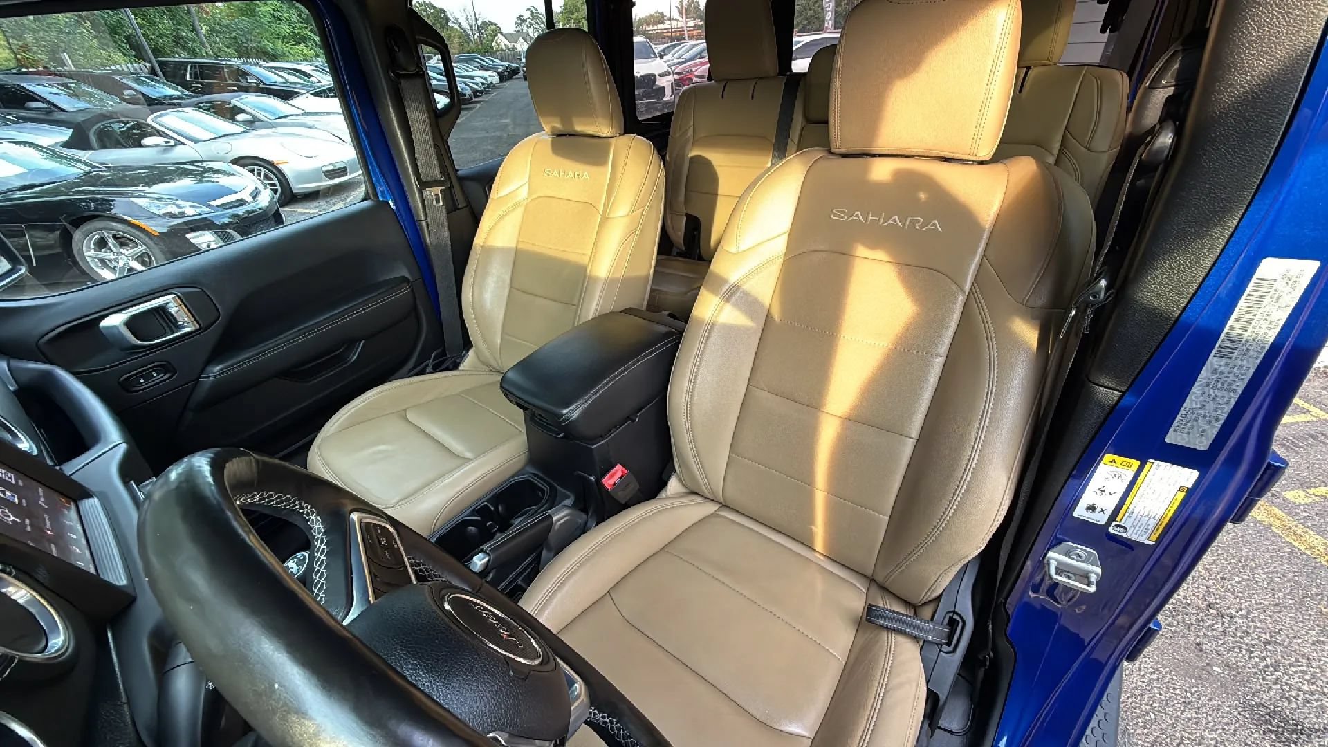 Used 2018 Jeep Wrangler Unlimited Sahara AWD/4WD image 18