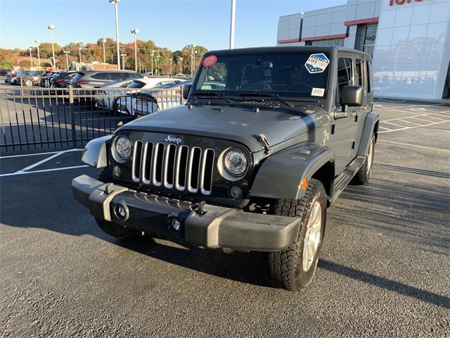 Used 2017 Jeep Wrangler Unlimited Sahara w/ Connectivity Group image 4