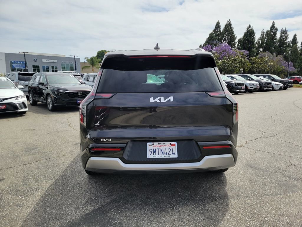 Certified 2024 Kia EV9 Land AWD/4WD image 3