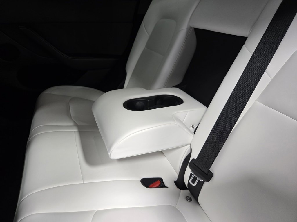 Used 2023 Tesla Model Y Long Range image 32