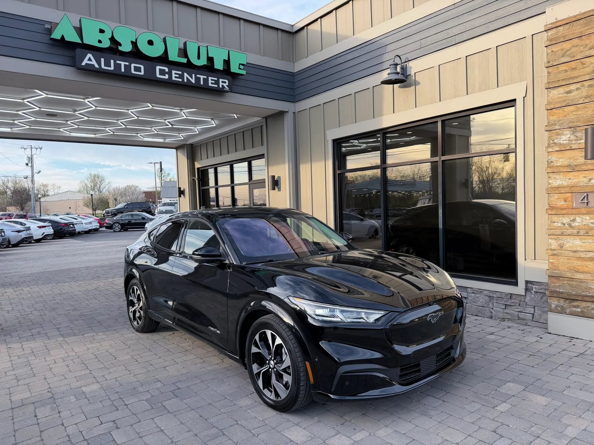 Used 2021 Ford Mustang Mach-E Premium image 1