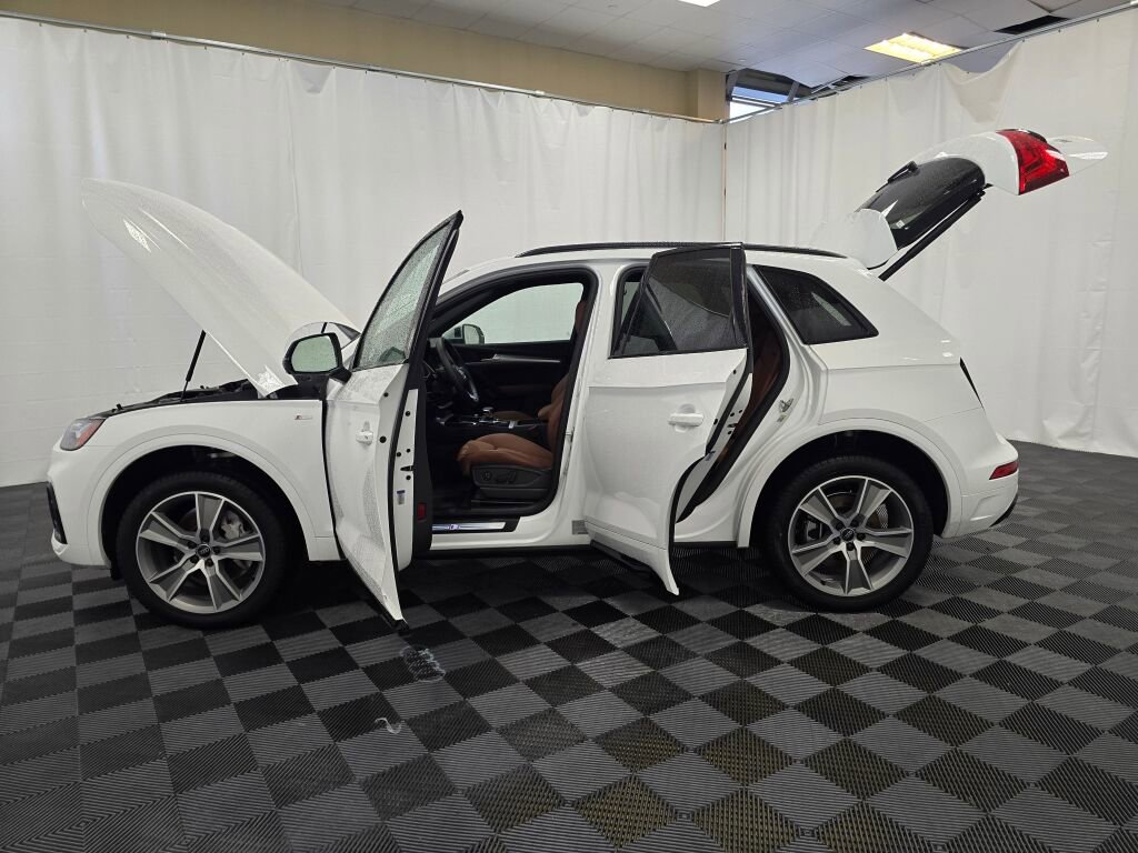 Certified 2025 Audi Q5 2.0T Premium w/ Convenience Plus Package image 12