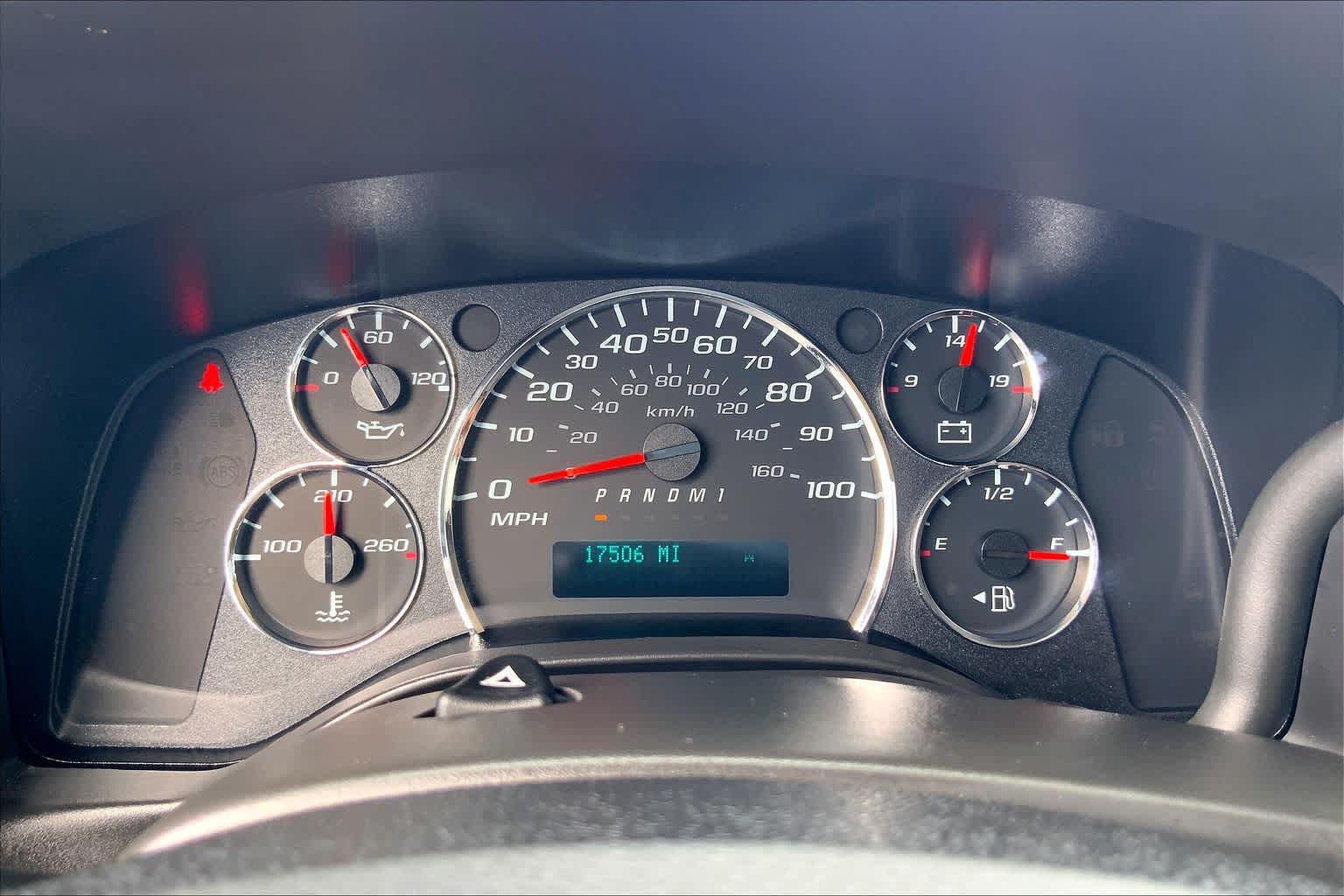 Used 2025 GMC Savana 3500 LT w/ LT Preferred Equipment Group RWD image 24