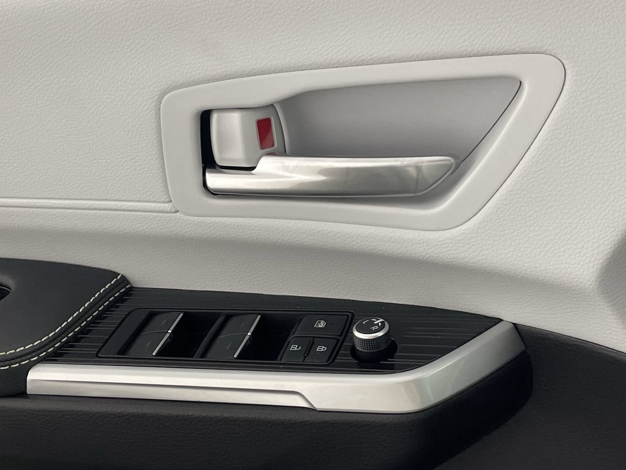 New 2026 Toyota Sienna XSE FWD image 19
