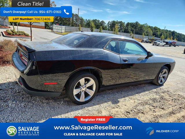 Used 2019 Dodge Challenger SXT RWD image 4