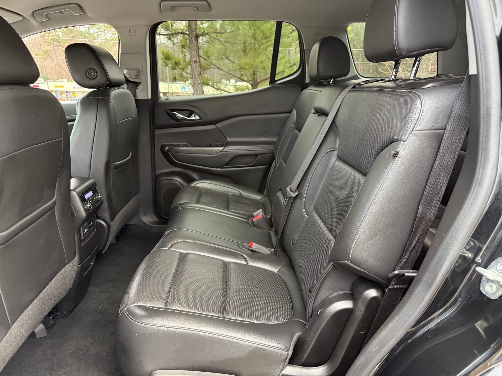Used 2023 GMC Acadia SLT FWD image 37
