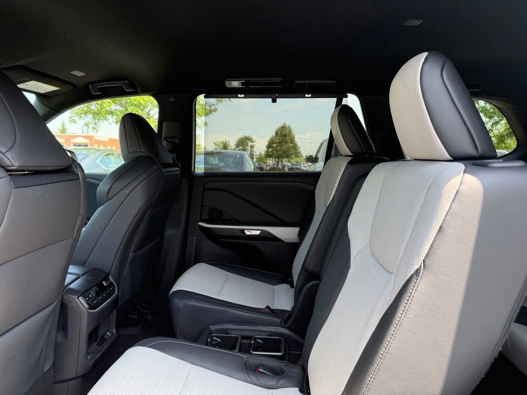 Certified 2026 Lexus TX 500h AWD w/ Technology Package image 17