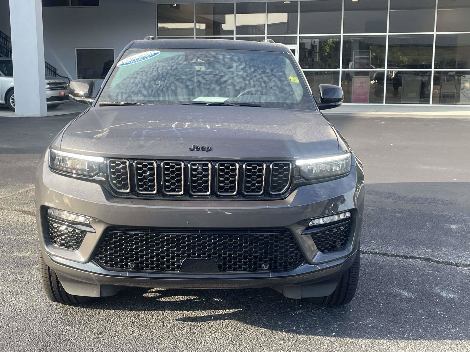 Certified 2025 Jeep Grand Cherokee Summit w/ Obsidian Package AWD/4WD image 13