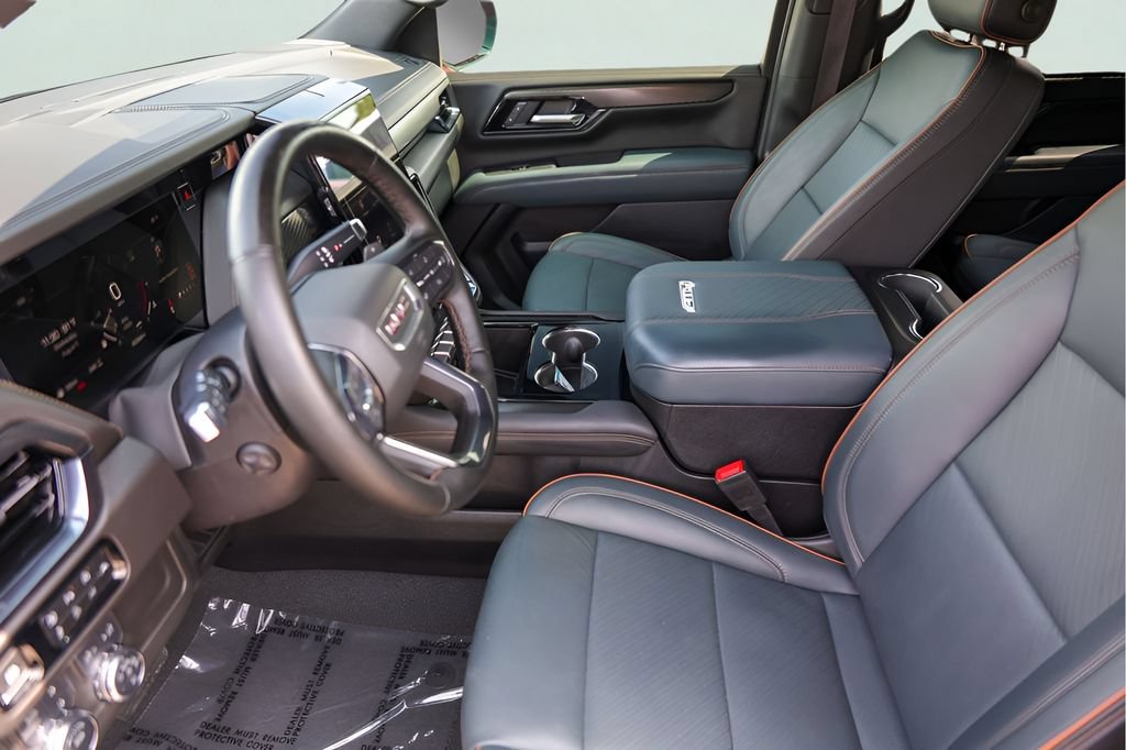 Used 2025 GMC Yukon AT4 w/ AT4 Premium Package AWD/4WD image 12