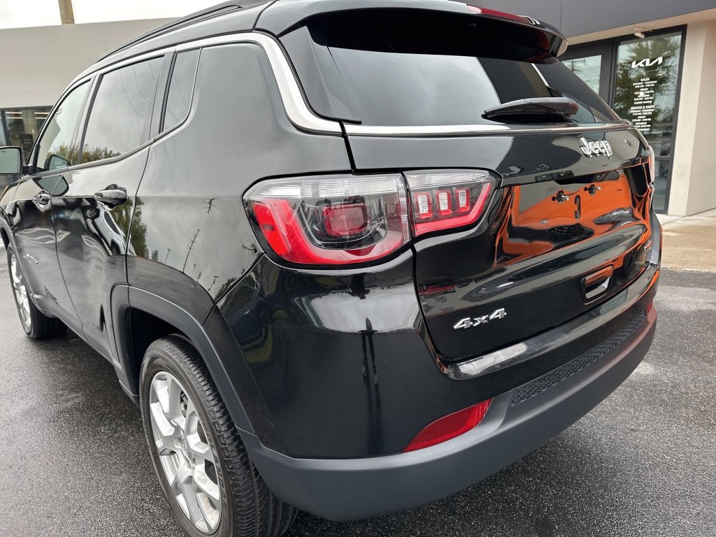 Used 2022 Jeep Compass Latitude image 9